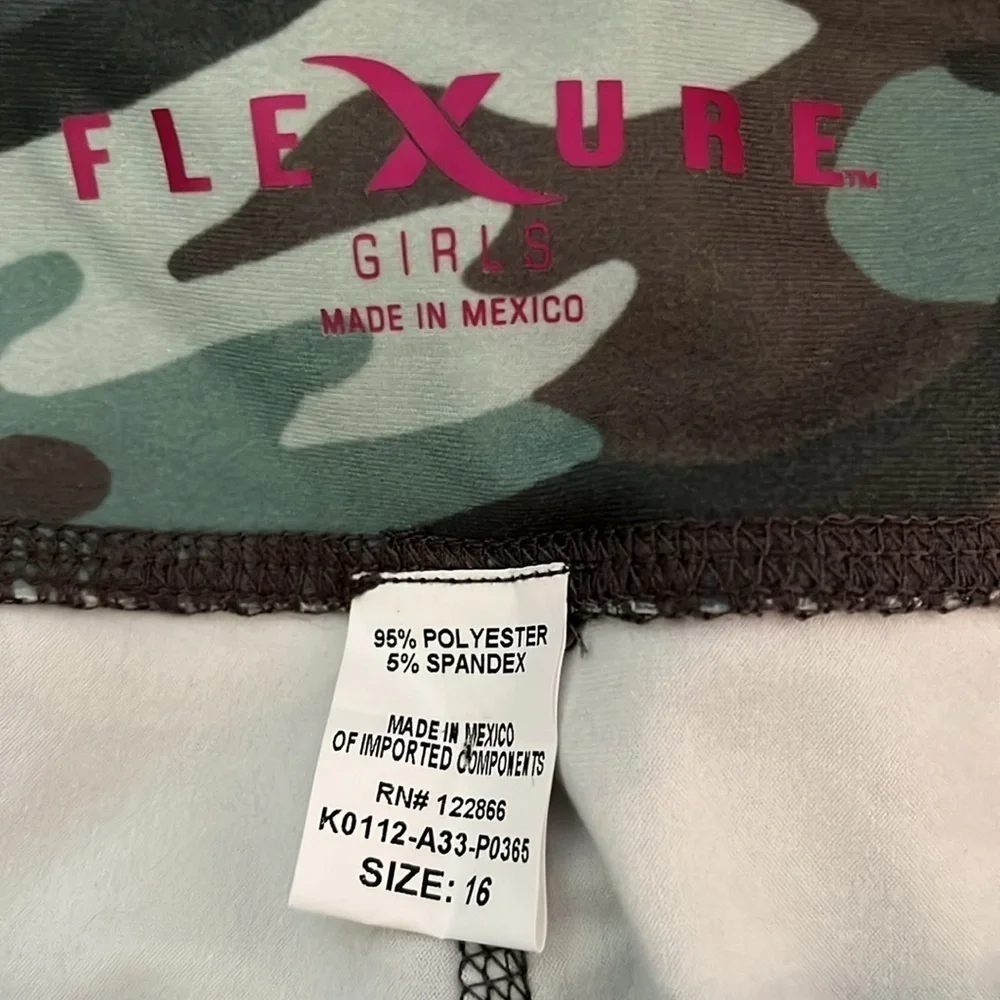 Flexure - girls size 16 - Frita active pocket legging.  Green camo design.